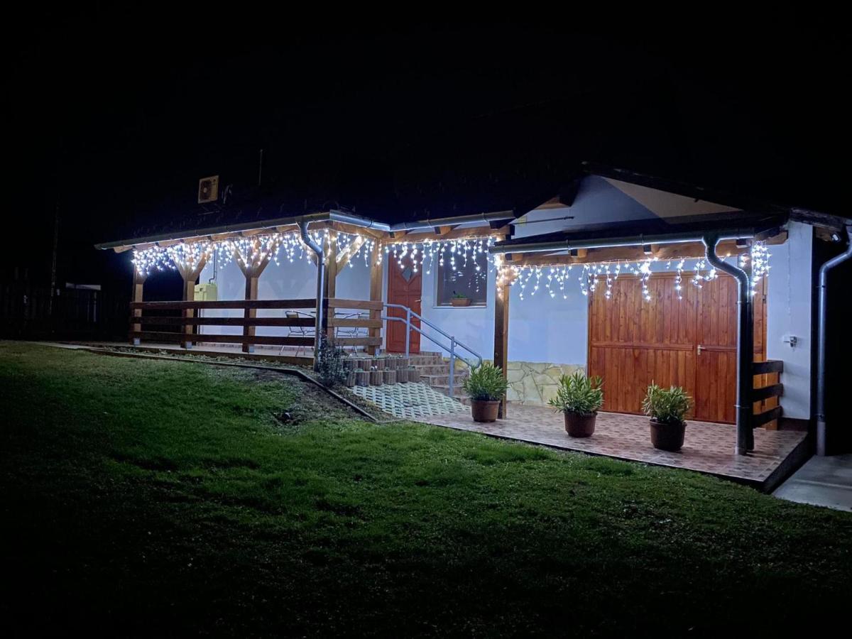 8888 Apartmanhaz Lispeszentadorján Exterior foto